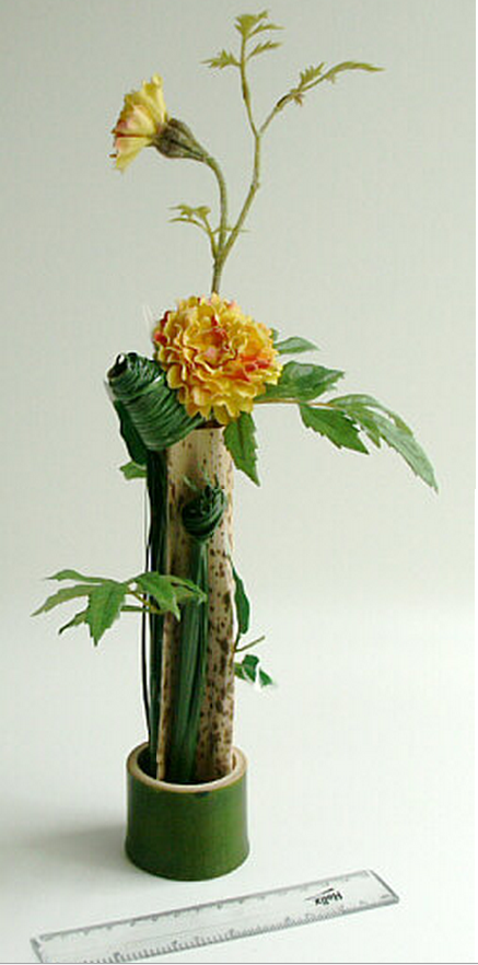 икебана желтая